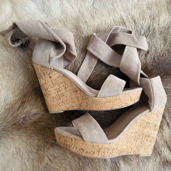 Alex+Alex Taupe Grey Suede Cork Wedge Sandals with Ankle Wrap Tie size 9 - Picture 5 of 16